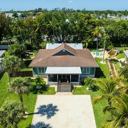 Villa Coastal Oasis 52